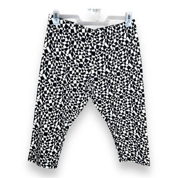 NEW JUNIORS BLACK WHITE GEOMETRIC CAPRI PANTS LEGGINGS STRETCH XXL 19 - Picture 1 of 10